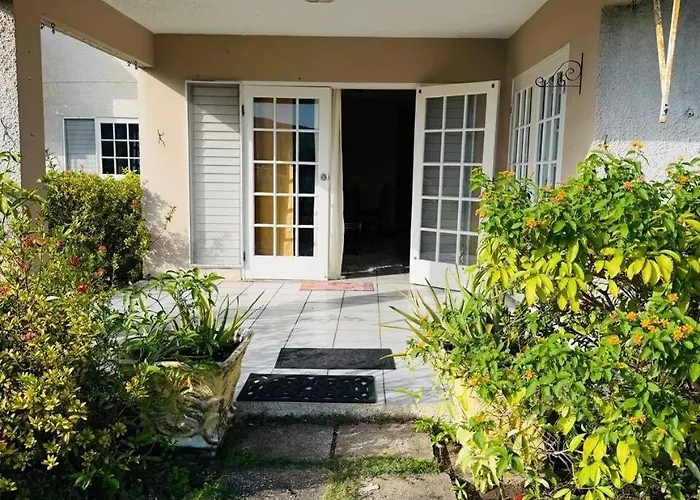 Lagoon Escape Your Tropical Getaway Appartement *
